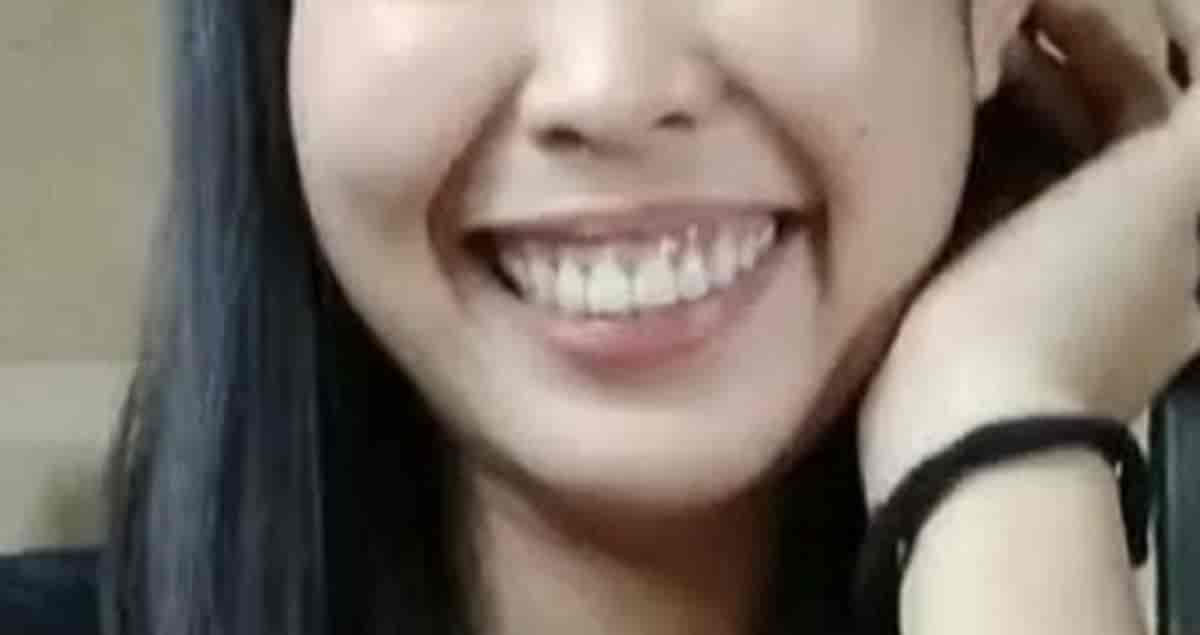 제니 닮았다고 sns에 올려 인기 많아진 여자