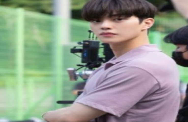 모텔 알바하는데 어제 존잘남이 왔어