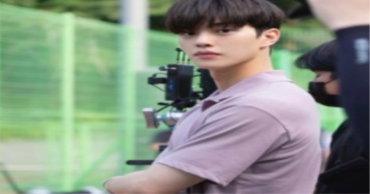 모텔 알바하는데 어제 존잘남이 왔어